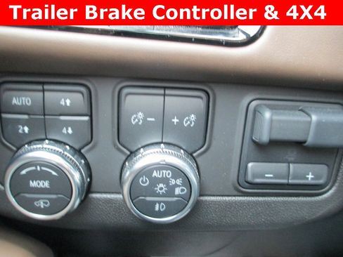 Certified 2025 GMC Yukon XL Denali Ultimate image 21