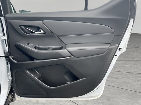 Used 2023 Chevrolet Traverse LT w/ Midnight/Sport Edition image 32