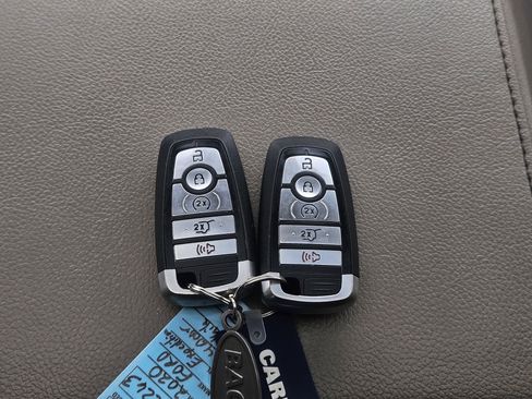 Used 2020 Ford Expedition Limited w/ Cargo Package image 32