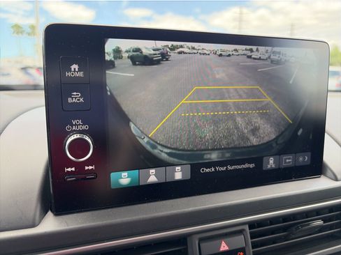 Used 2024 Honda Pilot Touring image 15