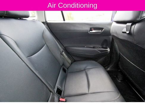 Used 2024 Toyota Corolla Cross XLE image 11