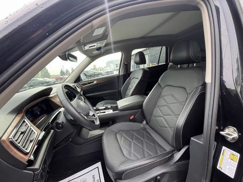 Certified 2024 Volkswagen Atlas SE AWD/4WD image 11