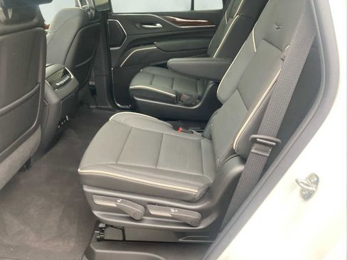 Used 2024 Cadillac Escalade Premium Luxury w/ Performance Package image 20