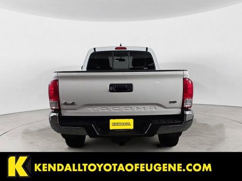 Used 2017 Toyota Tacoma SR5 image 4