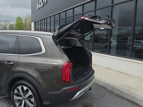 Used 2020 Kia Telluride EX w/ EX Premium Package AWD/4WD image 7