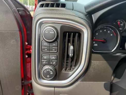 Certified 2021 Chevrolet Silverado 1500 LT Trail Boss w/ LPO, Dark Essentials Package AWD/4WD image 25