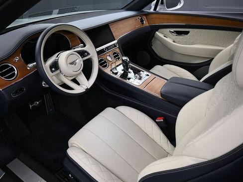 Certified 2023 Bentley Continental GT Azure image 4