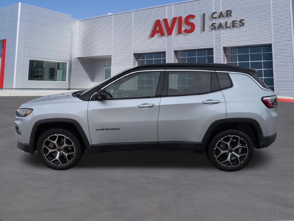 Used 2025 Jeep Compass Limited AWD/4WD image 10