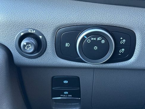 Used 2023 Ford Transit 350 XLT image 30