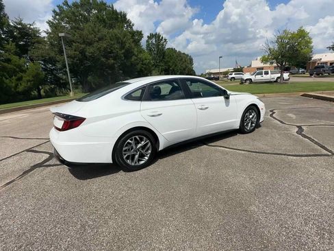 Used 2023 Hyundai Sonata SEL w/ Preferred Accessory Package FWD image 8
