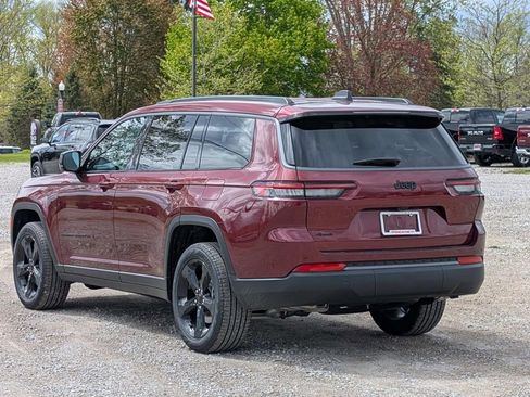 New 2026 Jeep Grand Cherokee L Limited w/ Limited Altitude Package AWD/4WD image 9