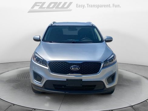 Used 2018 Kia Sorento FWD image 3
