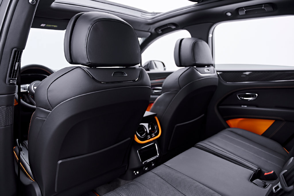 Used 2025 Bentley Bentayga AWD/4WD image 49