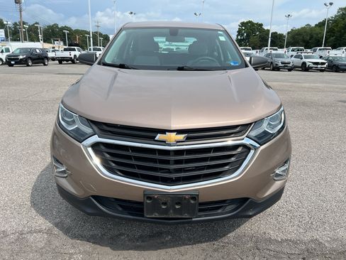 Used 2018 Chevrolet Equinox LS AWD/4WD image 2