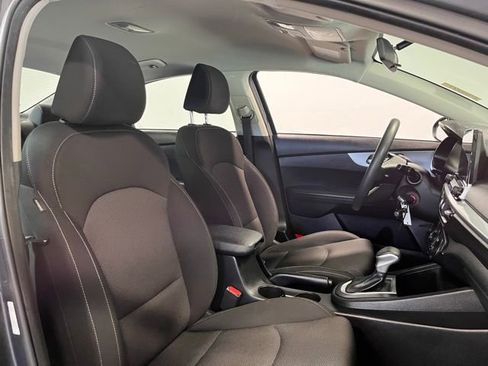 Used 2023 Kia Forte LXS image 10