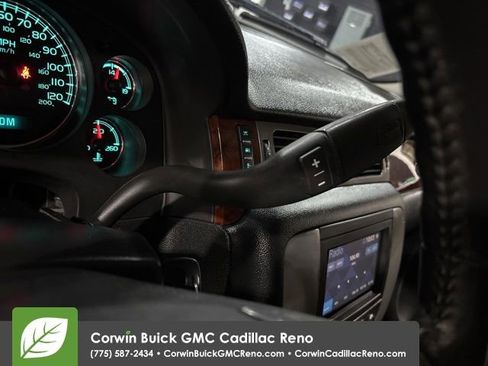 Used 2011 GMC Sierra 1500 SLT w/ SLT Convenience Package AWD/4WD image 27