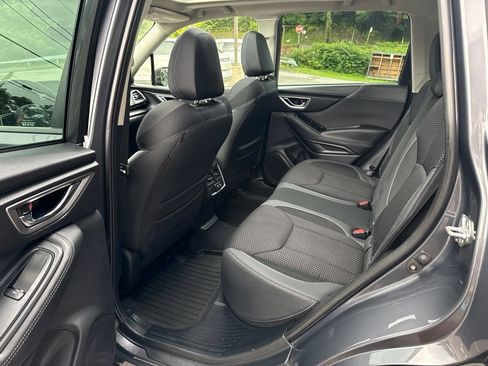 Used 2023 Subaru Forester Premium AWD/4WD image 18