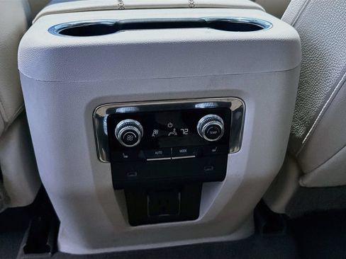 Used 2022 GMC Yukon XL Denali w/ Advanced Technology Package AWD/4WD image 27