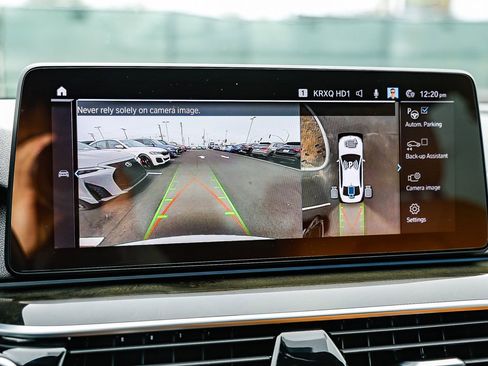 Used 2021 BMW 530e w/ Parking Assistance Package image 24