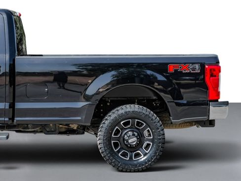 Used 2019 Ford F250 XLT w/ XLT Premium Package AWD/4WD image 11