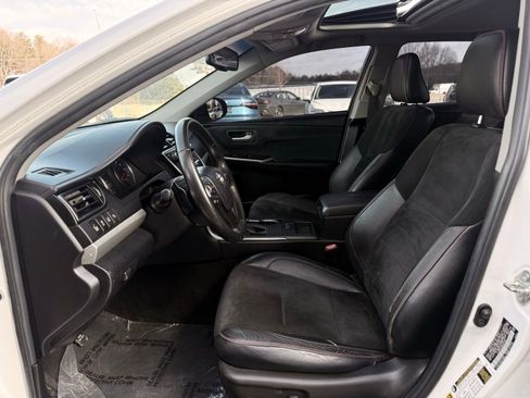 Used 2016 Toyota Camry XSE image 11