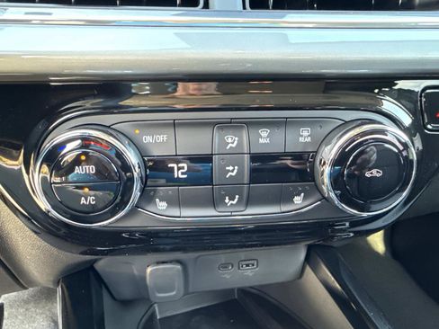 New 2026 Chevrolet Trax LT w/ Sunroof Package FWD image 25