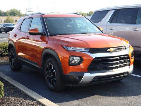 Used 2022 Chevrolet TrailBlazer LT w/ Sun and Liftgate Package AWD/4WD image 3
