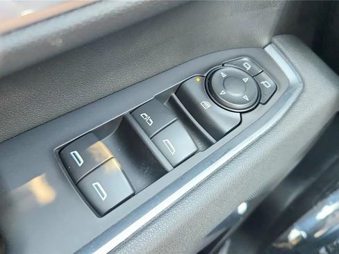 Used 2025 Chevrolet Silverado 2500 LT w/ Convenience Package AWD/4WD image 9