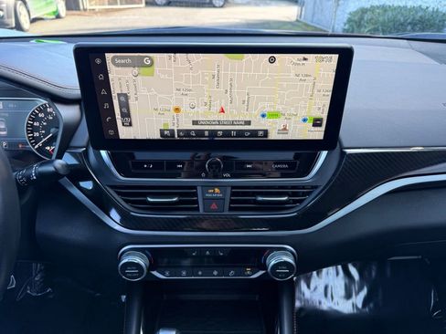 Used 2024 Nissan Altima 2.0 SR image 22