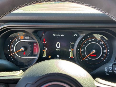 Used 2025 Jeep Wrangler Unlimited Rubicon w/ Convenience Group image 21