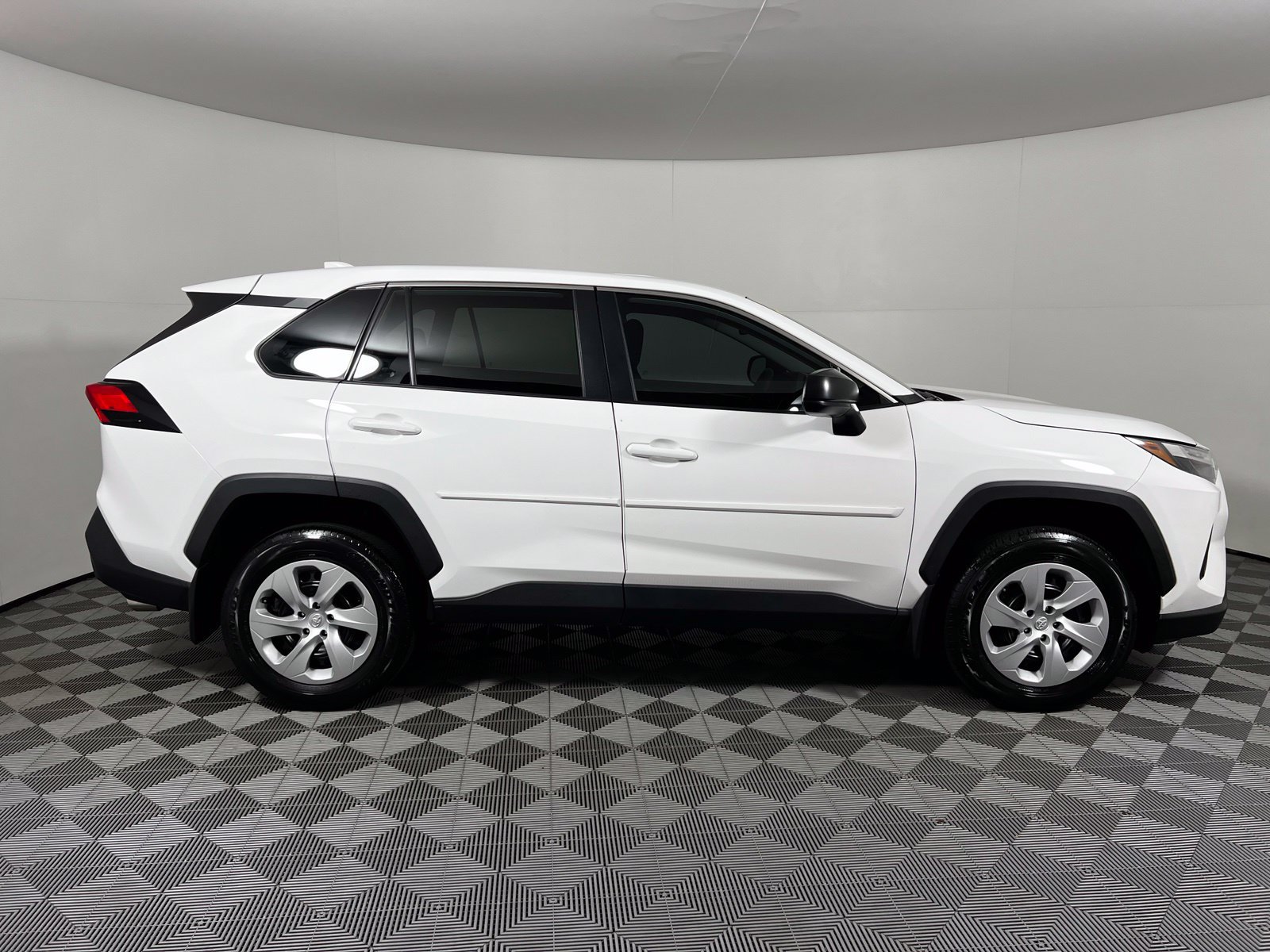 Certified 2024 Toyota RAV4 LE FWD image 4
