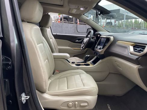 Used 2018 GMC Acadia Denali w/ Technology Package AWD/4WD image 19