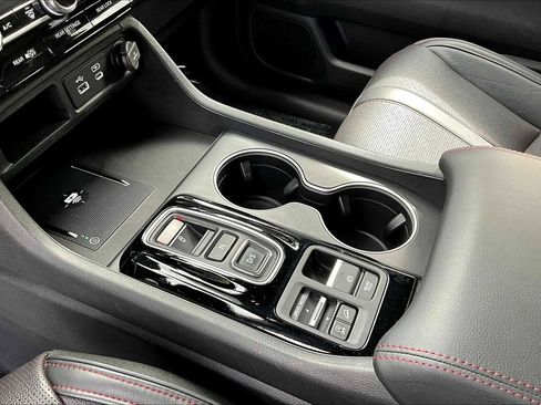 Used 2025 Honda Pilot Black Edition image 29