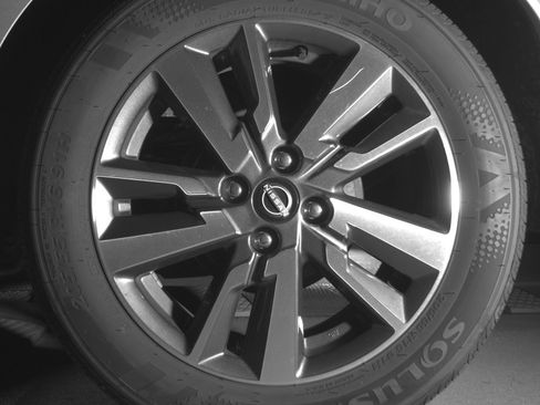 Used 2025 Nissan Versa SV image 14