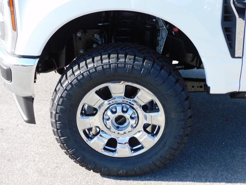 New 2026 Ford F250 King Ranch w/ Chrome Package image 9