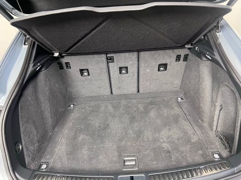 Certified 2024 Porsche Macan image 17