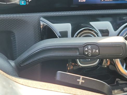 Used 2025 Mercedes-Benz CLA 250 image 33