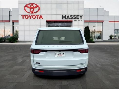 Used 2022 Jeep Wagoneer Series III image 5
