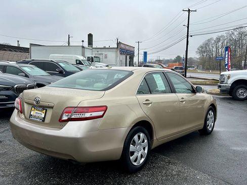 Used 2010 Toyota Camry LE FWD image 6