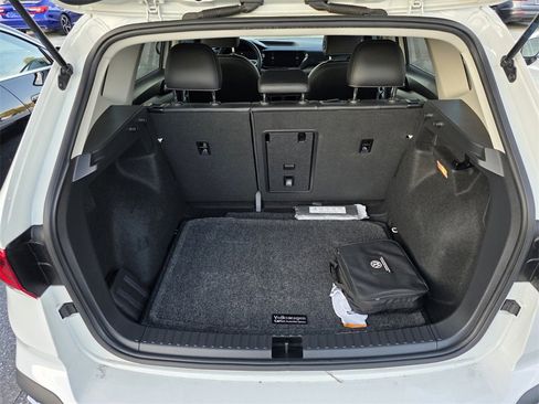 Used 2022 Volkswagen Taos SEL w/ Panoramic Sunroof Package image 16