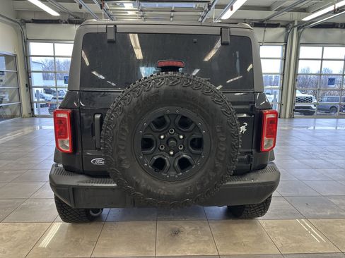 Used 2024 Ford Bronco Black Diamond image 10