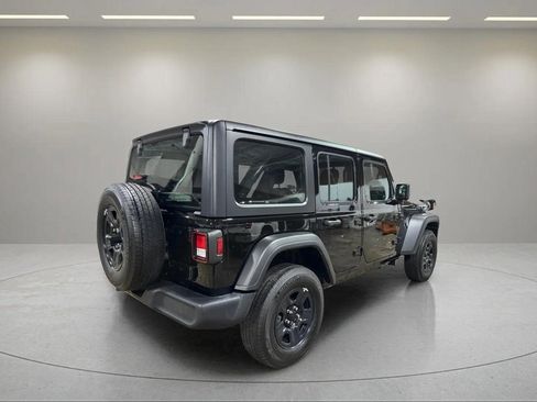Used 2022 Jeep Wrangler Unlimited Sport image 3