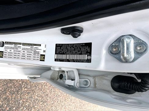 Used 2025 Toyota Corolla LE FWD image 9