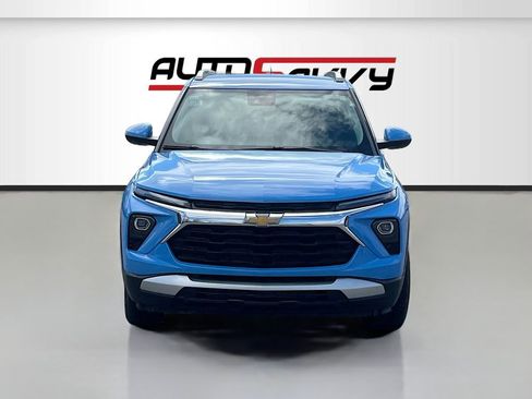 Used 2024 Chevrolet TrailBlazer LT w/ LT Cold Weather Package image 2