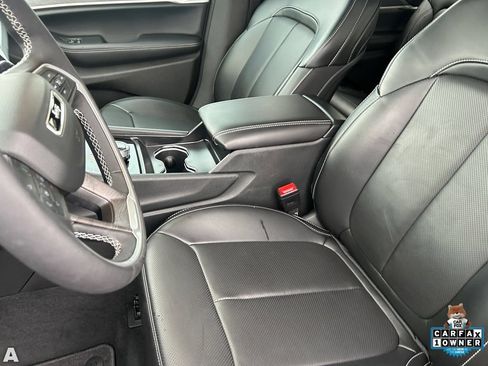 Certified 2025 Jeep Grand Cherokee L Limited w/ Luxury Tech Group II AWD/4WD image 17