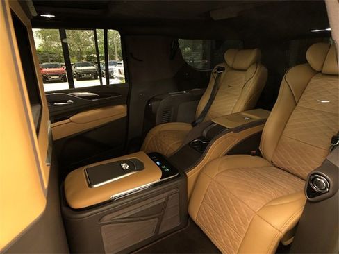 New 2024 Cadillac Escalade ESV Sport w/ LPO, ONYX Package image 13