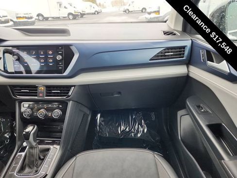 Used 2024 Volkswagen Taos SE image 20