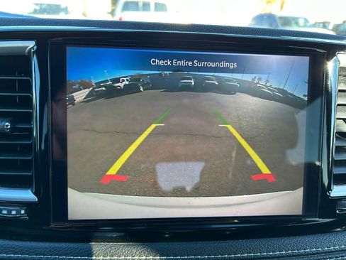 Used 2021 Chrysler Pacifica Touring-L w/ Uconnect Theater Family Group image 26