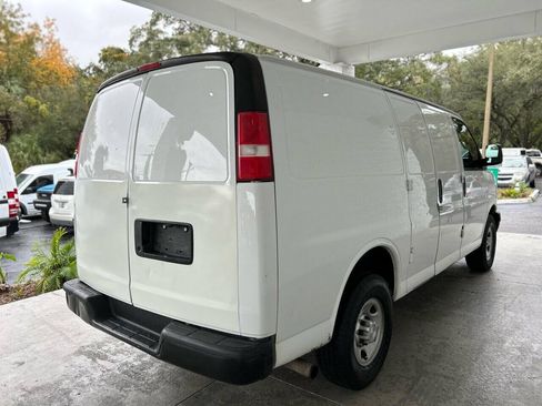 Used 2017 Chevrolet Express 3500 RWD image 5