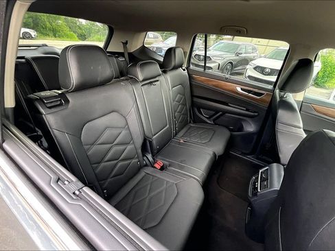 Used 2025 Volkswagen Atlas SE FWD image 34